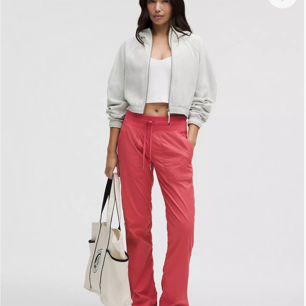 Lululemon women’s size 6 dance studio mid rise pant